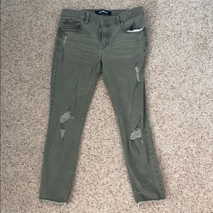 Army green cropped pants